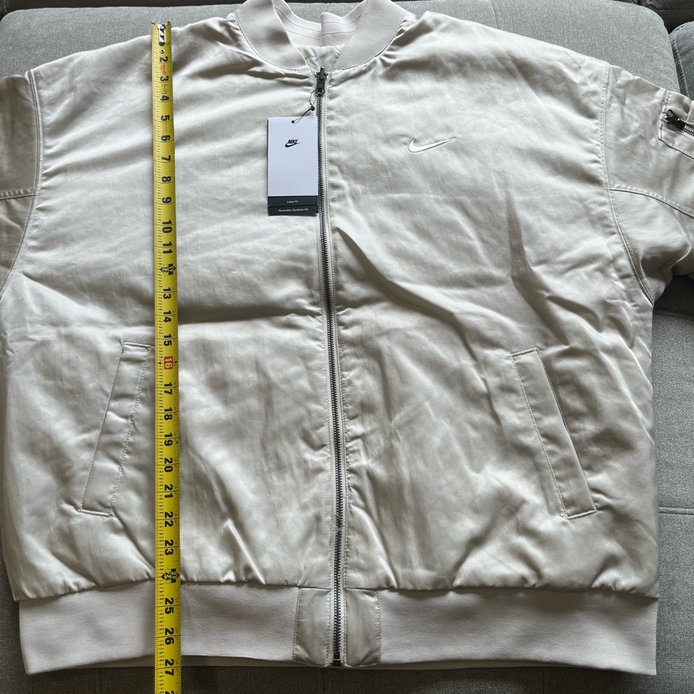 Nike Sportswear Women's REVERSIBLE Varsity Bomber Jacket Beige XL - Picture 8 of 9